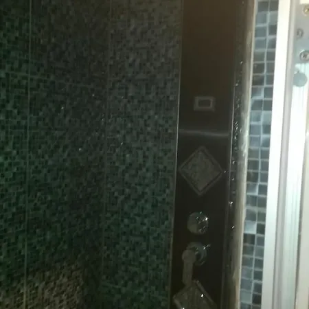 Studette Avec & Jacuzzi Апартаменты Сет