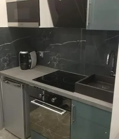 Studette Avec & Jacuzzi *