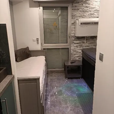 Apartment Studette Avec & Jacuzzi Sete