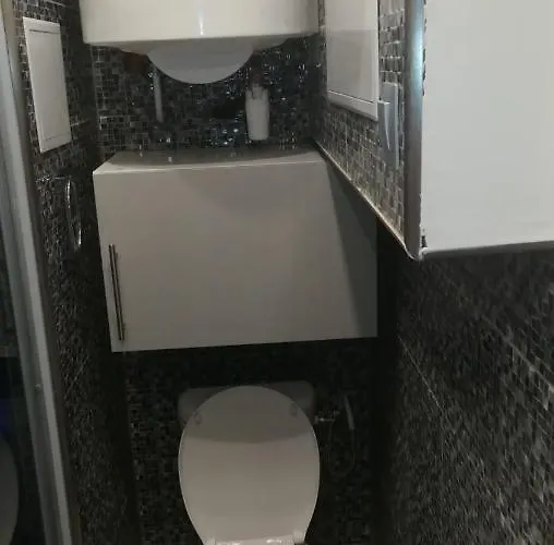 Studette Avec & Jacuzzi Apartman